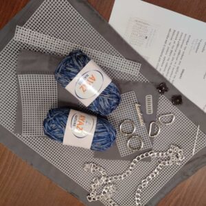 KIT κεντητής τσάντας μπλε χρωματιστό με ασημί αξεσουάρ(αλυσίδα 0.60εκ.)